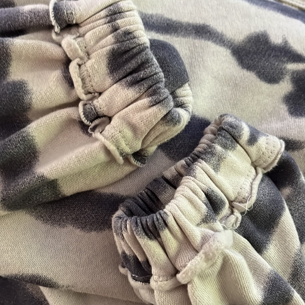 Hippie Rose Juniors' Tie-Dye Cropped Sweatshirt Sz M - Picture 8 of 8